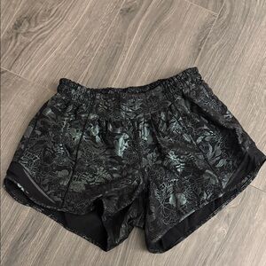 Lululemon hotty hot Floral Black Shorts